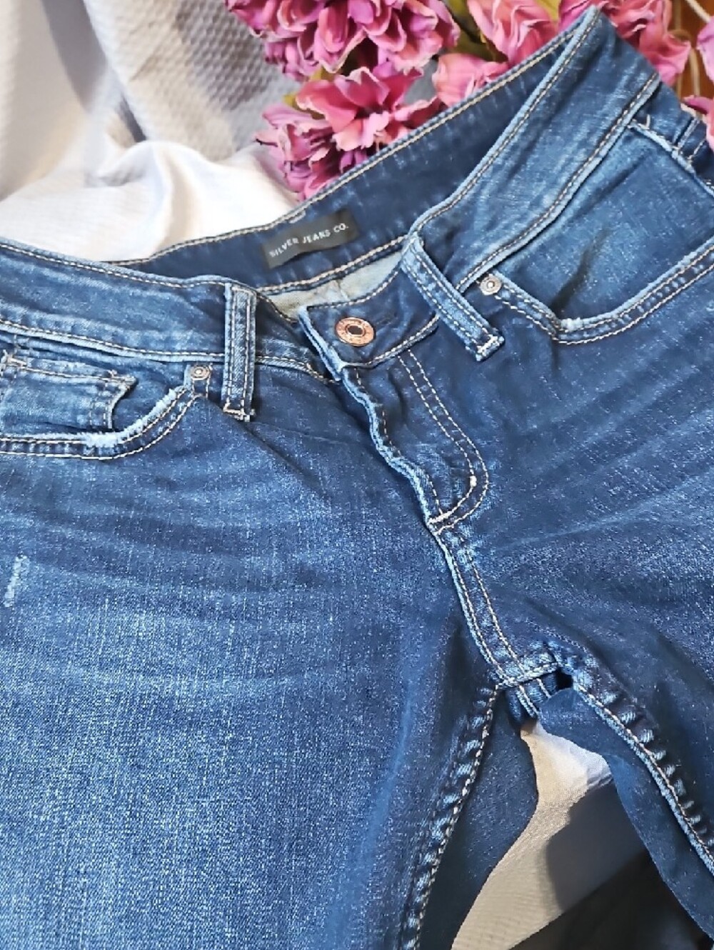 Silver Jeans Dark Blue Skinny Jeans with Distressed Pocket Boyfriend 26/29 EUC - Picture 5 of 14
